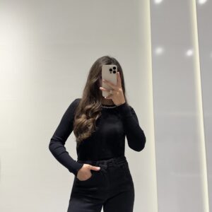 Yakası Taş Detay Triko -SİYAH